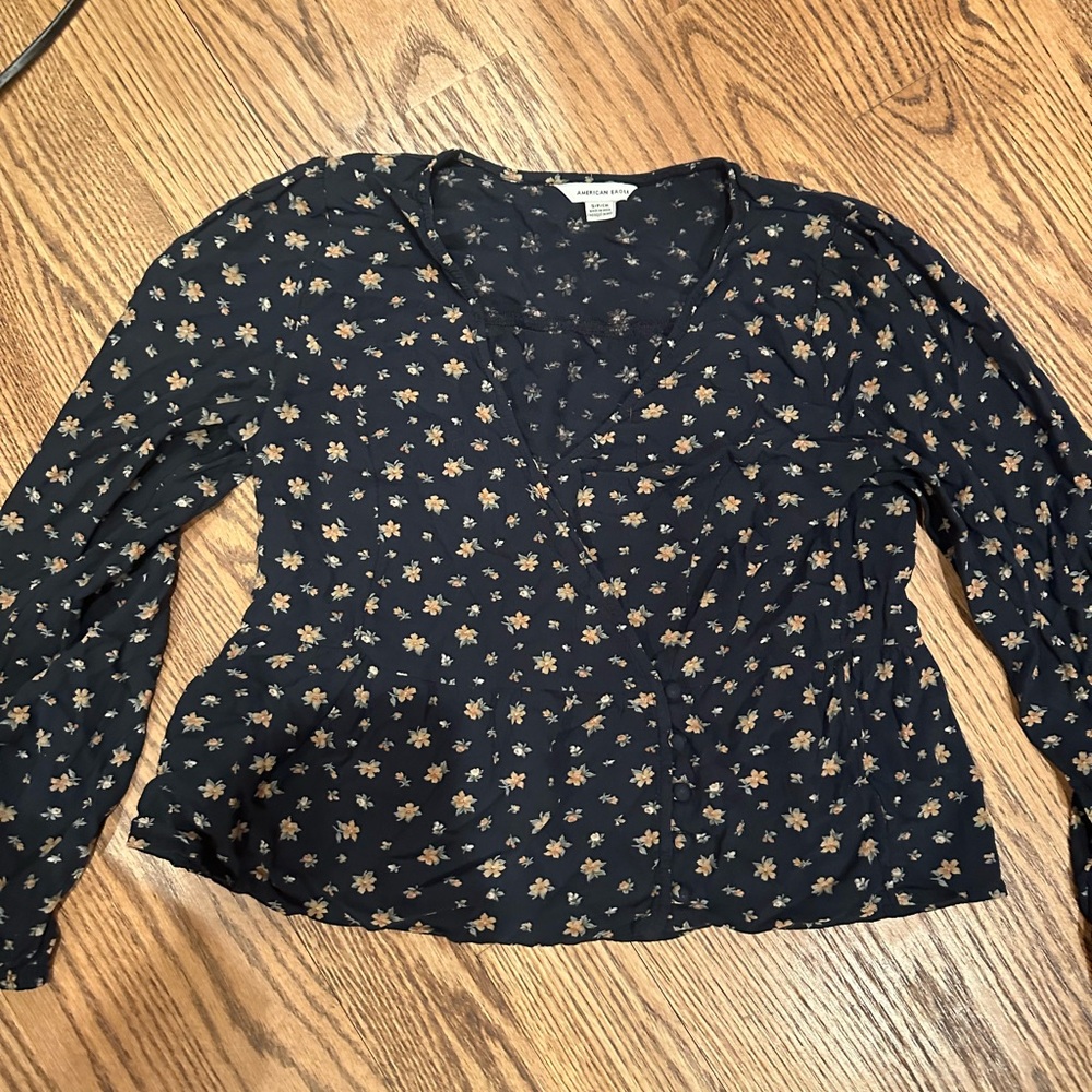 American eagle Size S floral wrap long sleeve peplum top